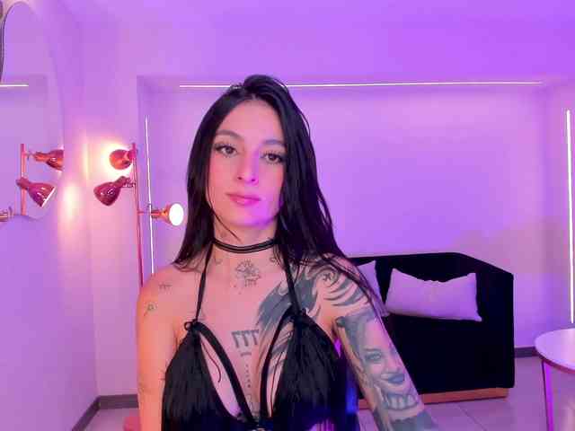 MilaLawrence webcam