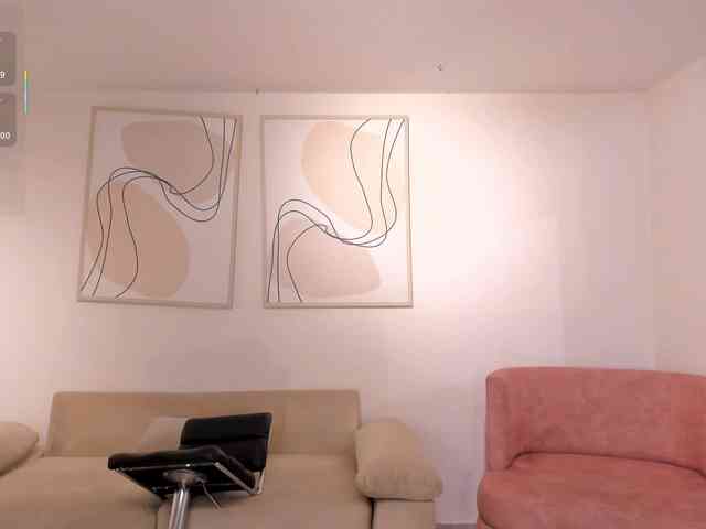 MilaLawrence webcam