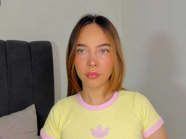 evelin-33 live cam on BongaCams