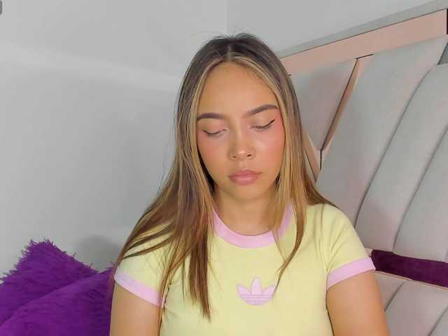 evelin-33 live cam on BongaCams