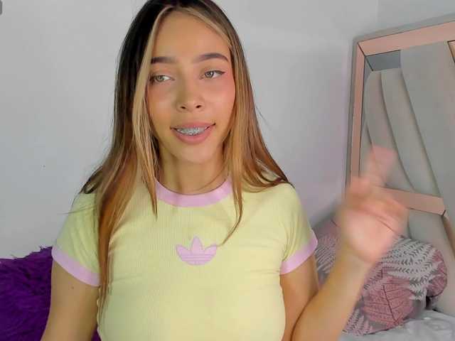 evelin-33 live cam on BongaCams