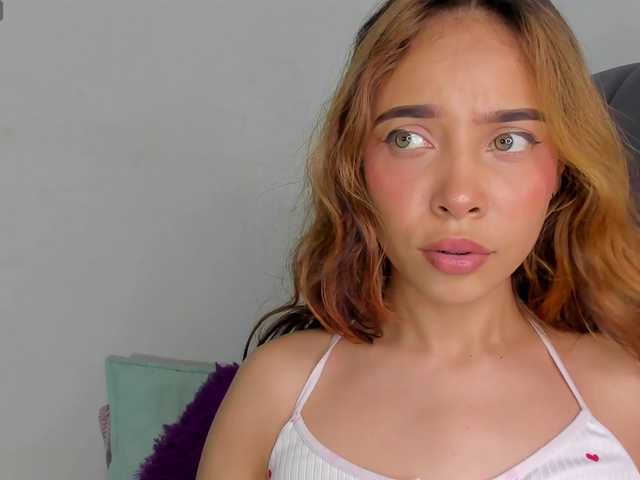 evelin-33 live cam on BongaCams