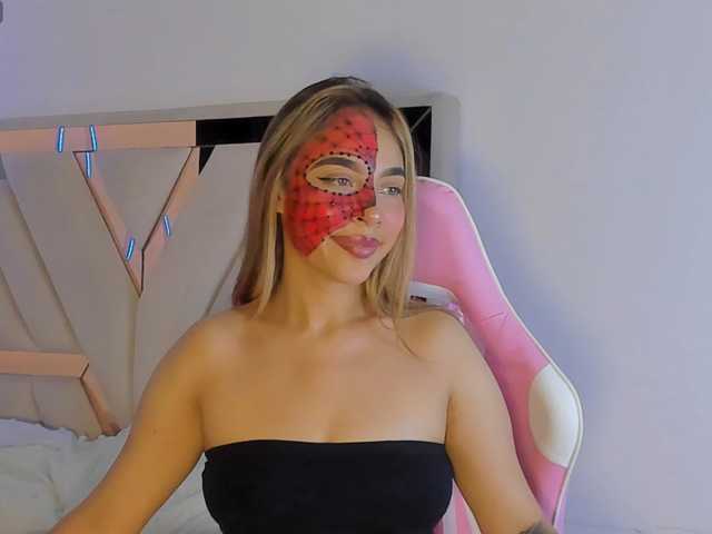 evelin-33 live cam on BongaCams