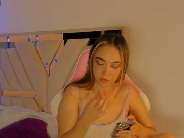 evelin-33 live cam on BongaCams