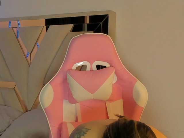 evelin-33 live cam on BongaCams