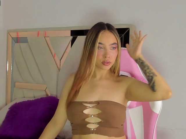 evelin-33 live cam on BongaCams