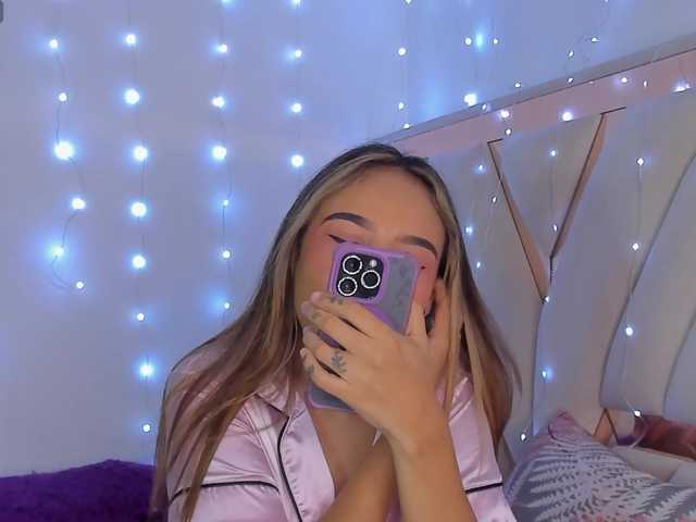 evelin-33 live cam on BongaCams