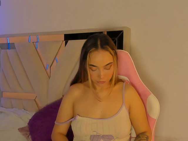 evelin-33 live cam on BongaCams