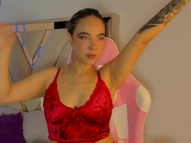 evelin-33 live cam on BongaCams
