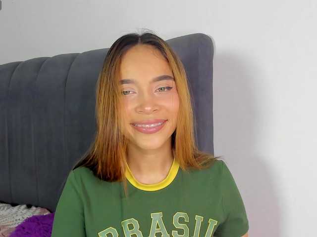 evelin-33 live cam on BongaCams