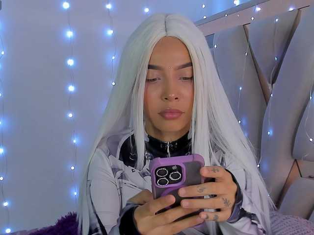 evelin-33 live cam on BongaCams