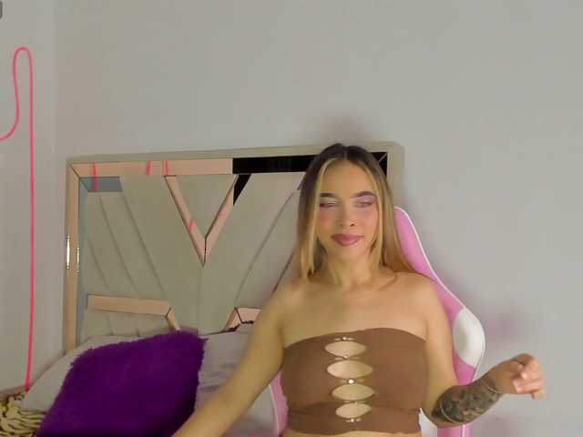 evelin-33 live cam on BongaCams