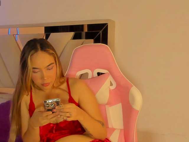 evelin-33 live cam on BongaCams