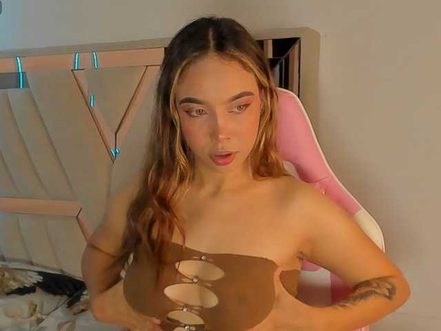 evelin-33 live cam on BongaCams