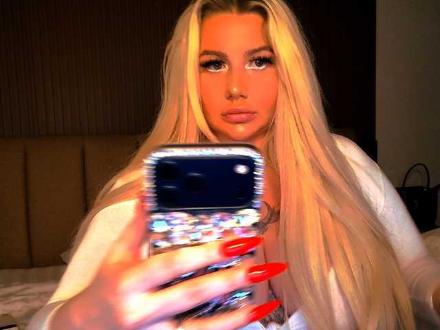 BlondeDollTia