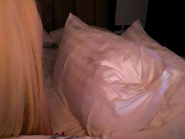 TiaDollDotCom webcam