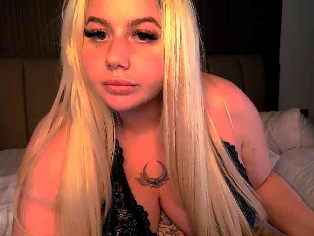 KaylaDoll webcam