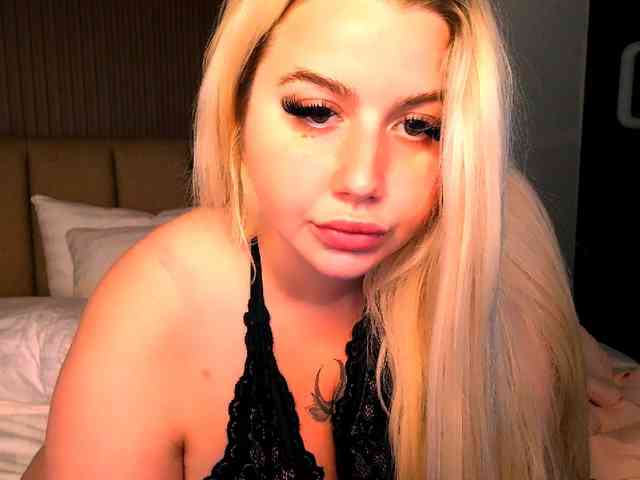 KaylaDoll webcam