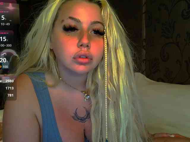 TiaDollDotCom webcam
