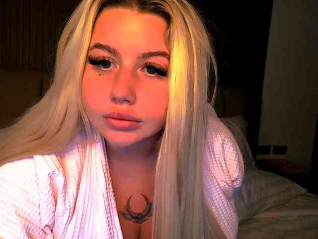 KaylaDoll webcam