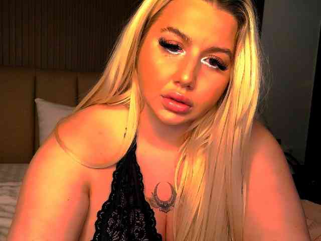 KaylaDoll webcam