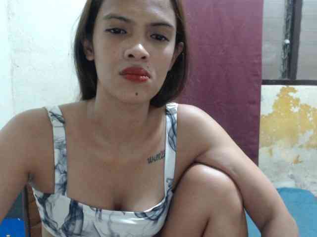 Rochellebones webcam