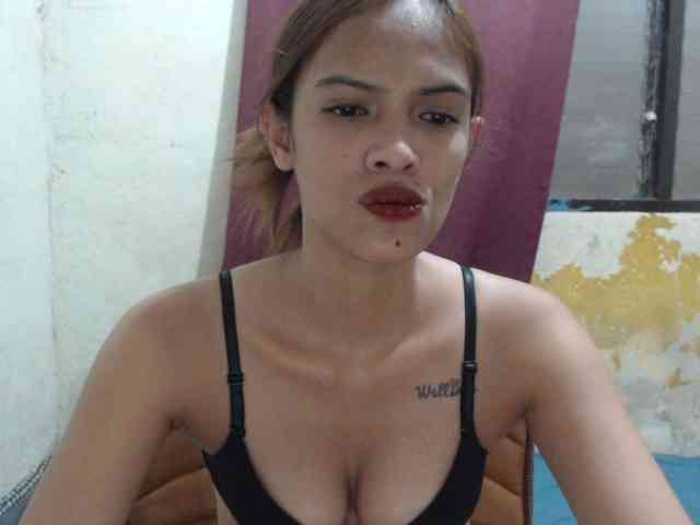 Rochellebones webcam