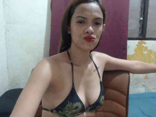 Rochellebones webcam