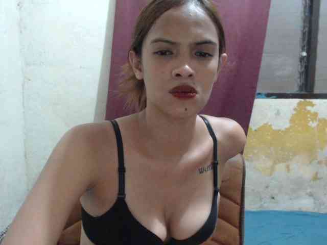 Rochellebones webcam