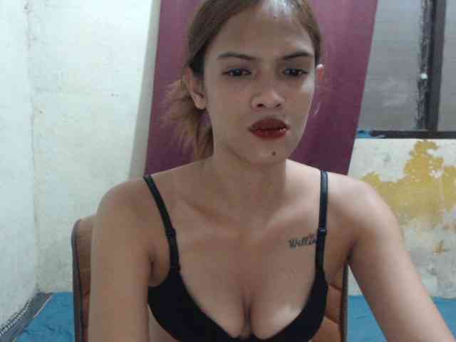 Rochellebones webcam