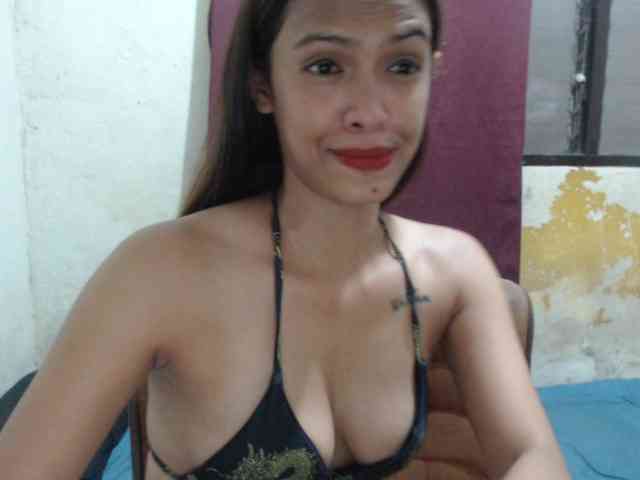 Rochellebones webcam