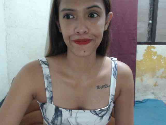 Rochellebones webcam