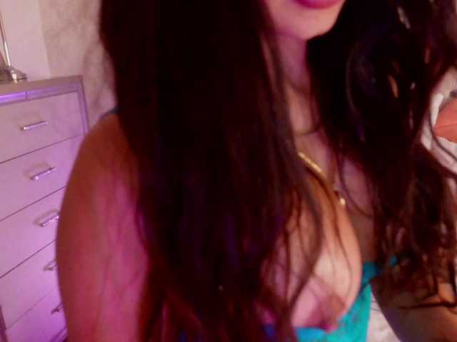 AnnaKarina live cam on BongaCams