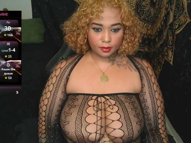 leandragoldie19 live cam on BongaCams