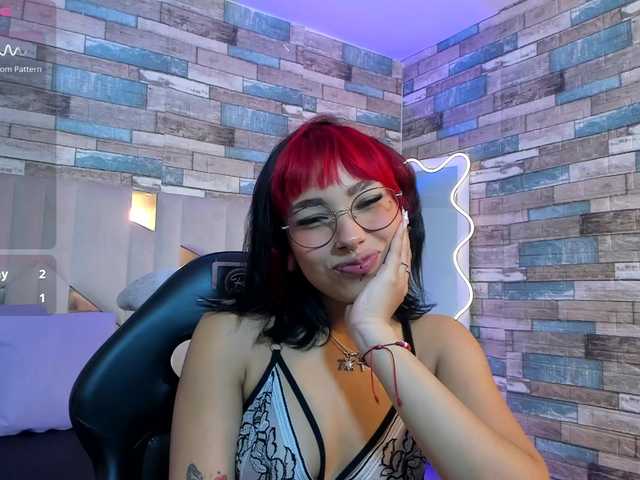 Issa-tay1 live cam on BongaCams