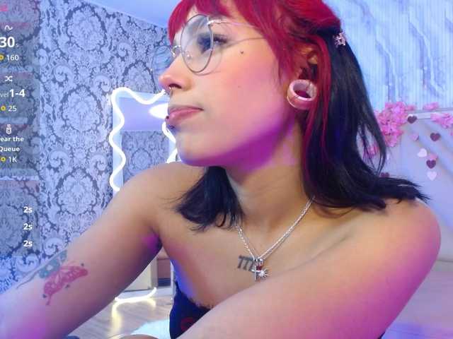 Issa-tay1 live cam on BongaCams