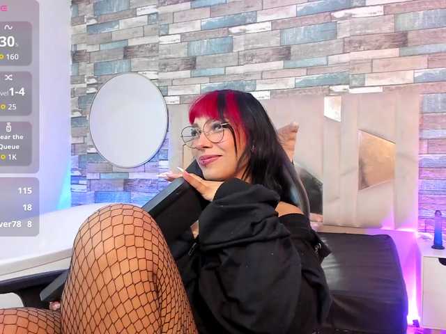 Issa-tay1 live cam on BongaCams