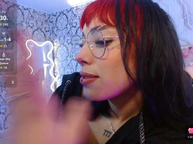 Issa-tay1 live cam on BongaCams