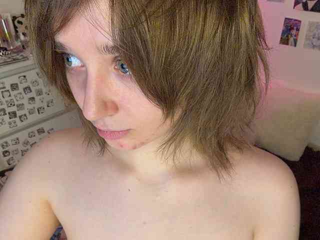 peDoVo4ka228_ webcam
