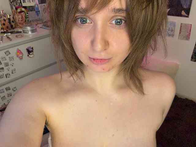 peDoVo4ka228_ webcam