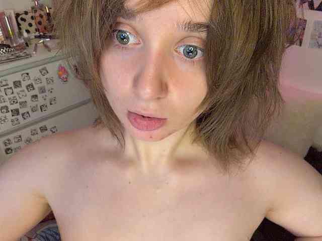 peDoVo4ka228_ webcam