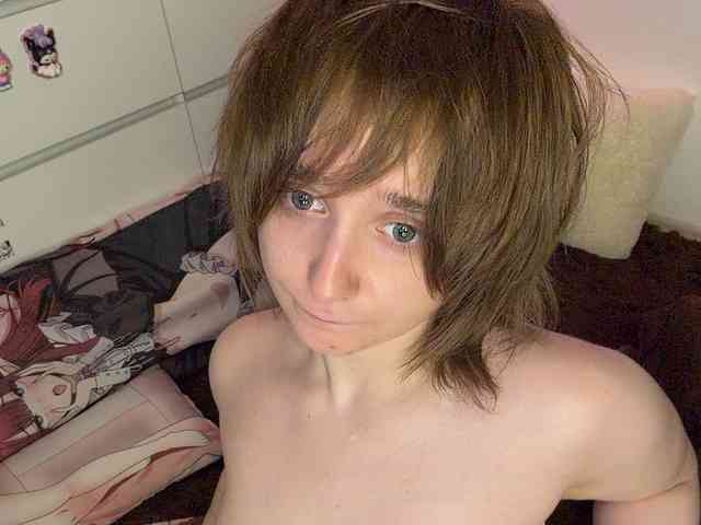 peDoVo4ka228_ webcam