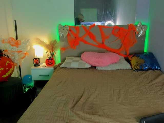 CurlyDream live cam on BongaCams