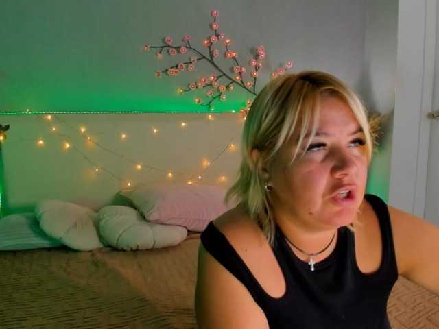 CurlyDream live cam preview