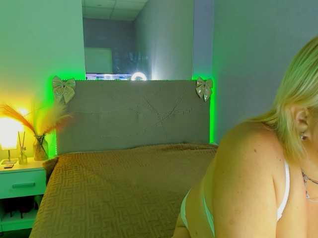 CurlyDream live cam on BongaCams