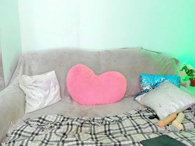 CurlyDream live webcam show