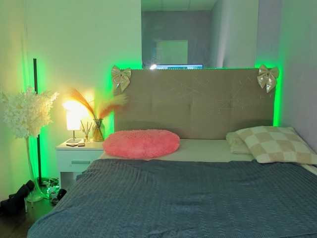 CurlyDream live cam on BongaCams