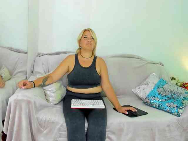 CurlyDream webcam