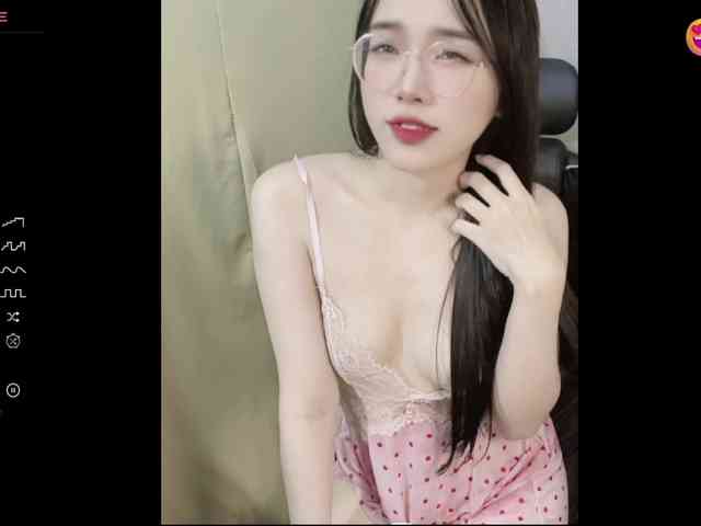 モデル: Lilybabe20