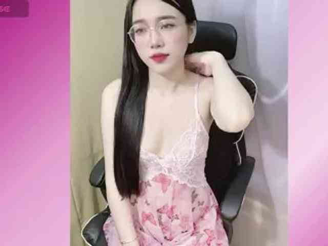 モデル: Lilybabe20